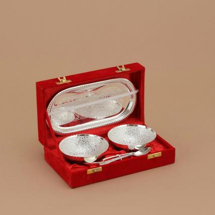Silver Plated Gift Set for Baby - Hamper with Twisted Design Bowl, Cup and  Spoon