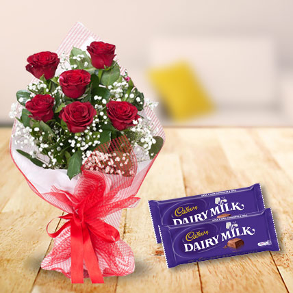 Send 100 Roses Bouquet Online On Valentine's Day - BGF