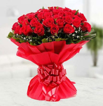 Send Valentine Big Red Roses Bouquet Online in India at Indiagift.in