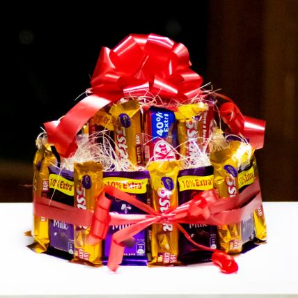 Send Romantic Chocolate Hampers Online | Romantic and Love Chocolates in  India - Chocolatedeliveryonline.com – Chocolate Delivery Online